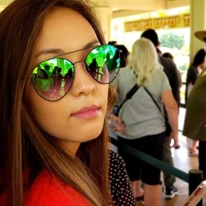 Meet your Posher, Jenny